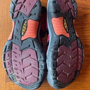SOLD: KEEN Sandals